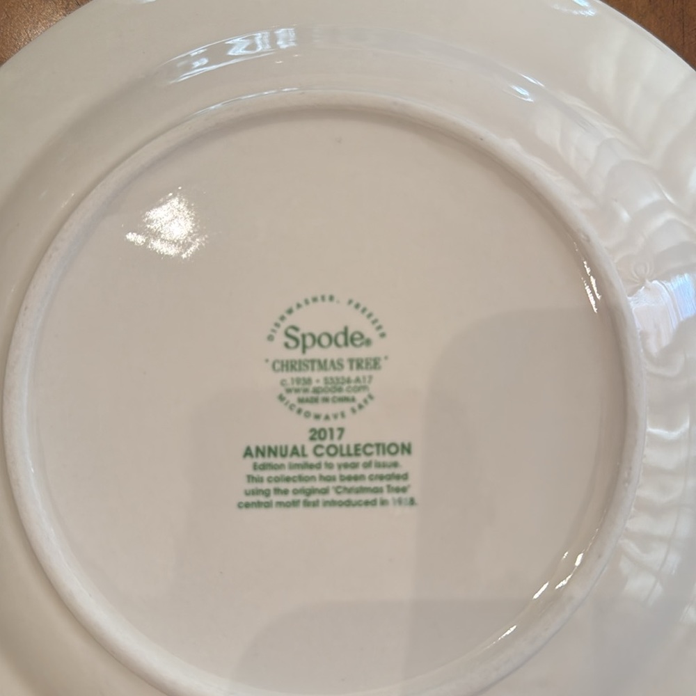 NWOT Spode Christmas Tree 2017 Annual Collector Plate - Picture 4 of 4